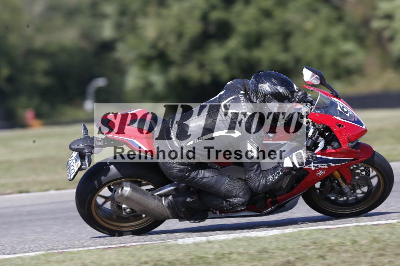 Archiv-2025/49 26.08.2025 Cornu Master School ADR/blau-bleu/6